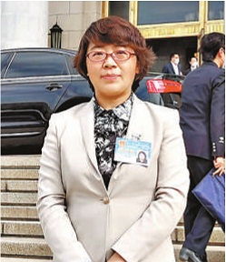 全國(guó)首例“掄博”案 鄭州軟件開發(fā)人員為追星刷量獲刑